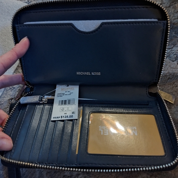 NWT! Michael Kors Wallet/Wristlet - Picture 8 of 12